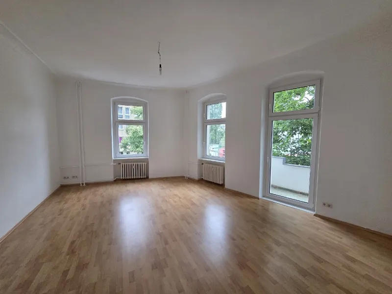 Ab 08.09. frei - großzügige Wohnung mit Balkon im Herzen der Stadt! — photo 1
